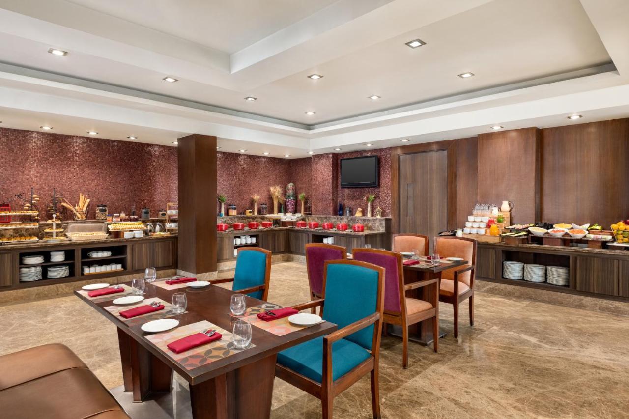 מלון Ramada By Wyndham Jaipur North מראה חיצוני תמונה