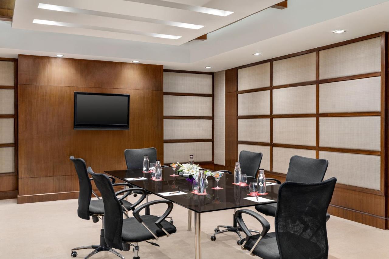 מלון Ramada By Wyndham Jaipur North מראה חיצוני תמונה