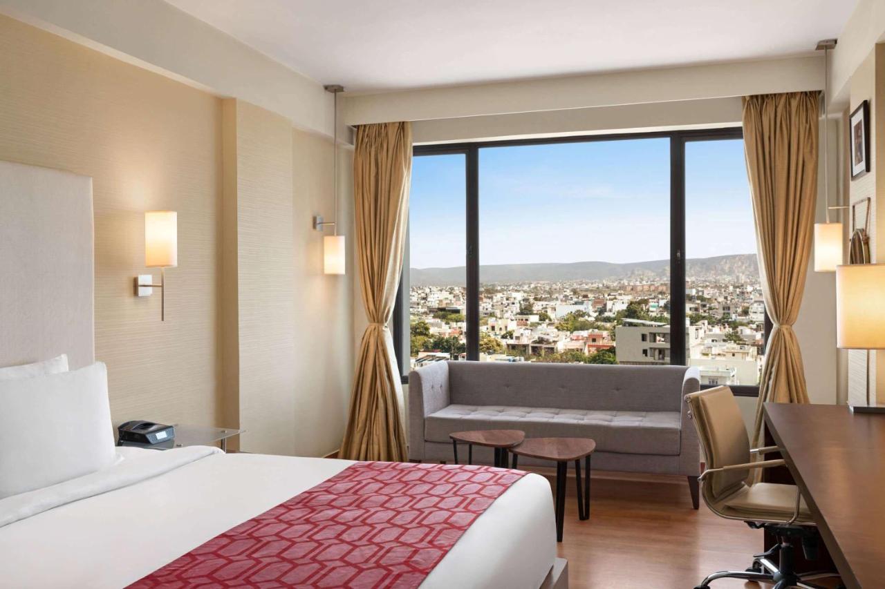 מלון Ramada By Wyndham Jaipur North מראה חיצוני תמונה