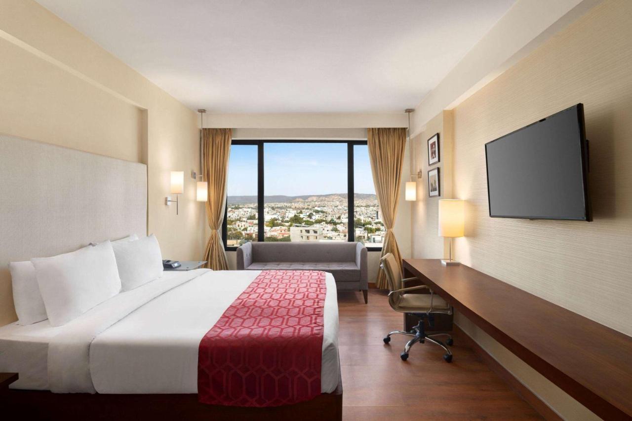 מלון Ramada By Wyndham Jaipur North מראה חיצוני תמונה