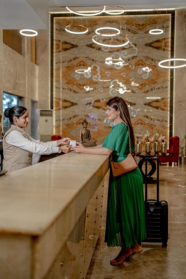 מלון Ramada By Wyndham Jaipur North מראה חיצוני תמונה