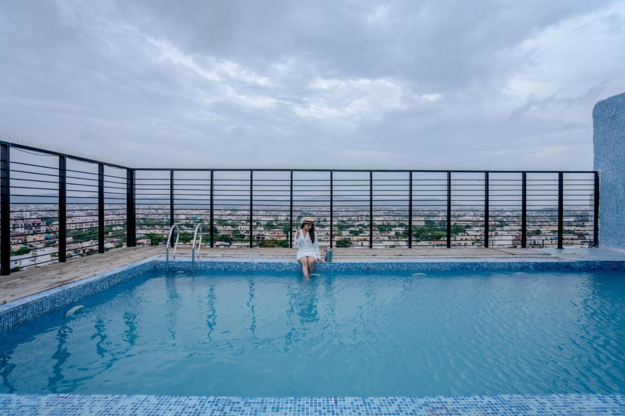 מלון Ramada By Wyndham Jaipur North מראה חיצוני תמונה